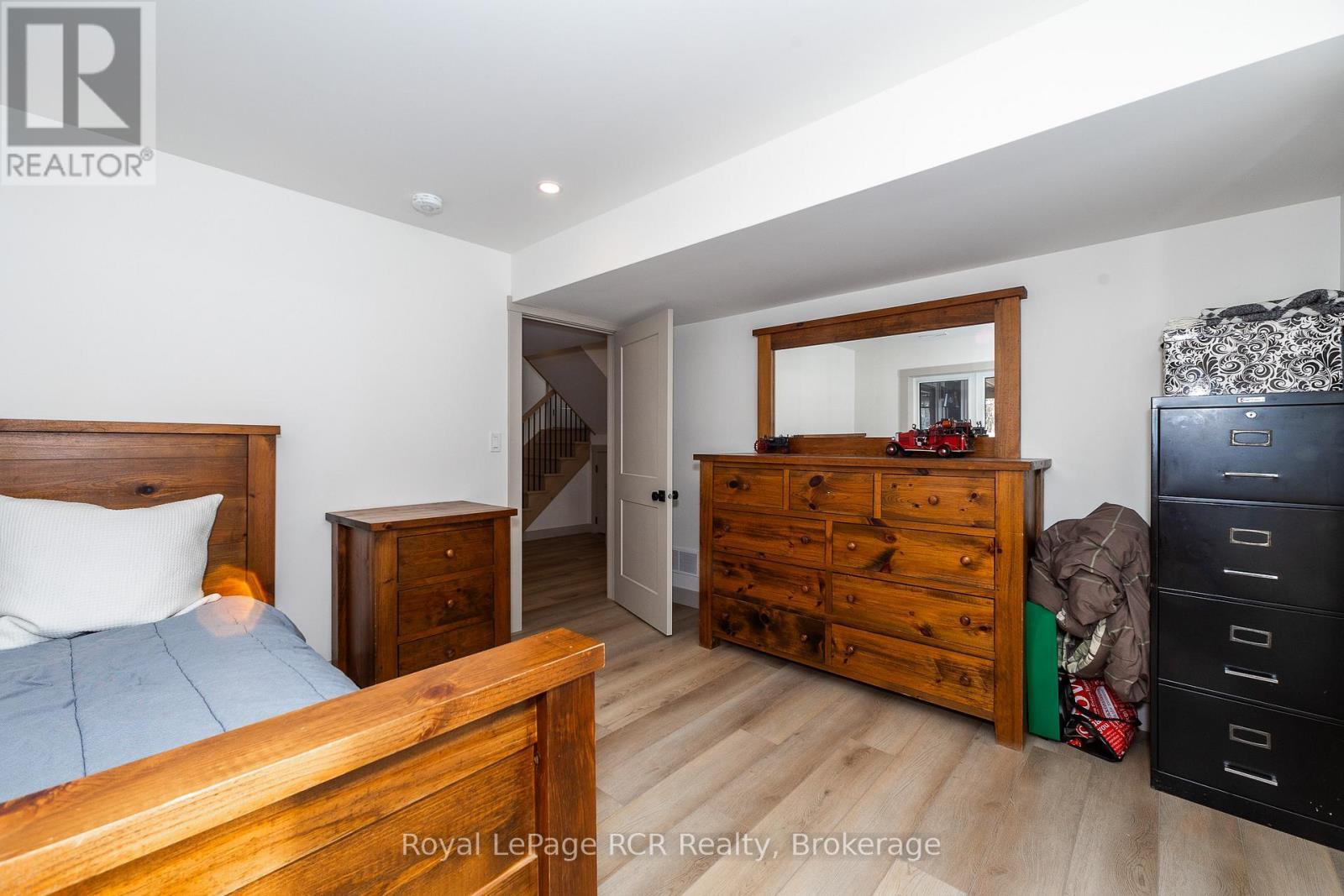 












126 WEST STREET

,
Georgian Bluffs,







Ontario
N4K5N7

