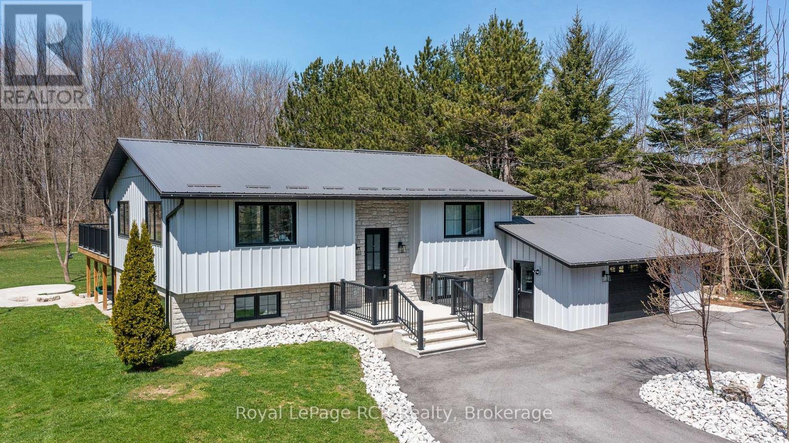 












126 WEST STREET

,
Georgian Bluffs,







Ontario
N4K5N7

