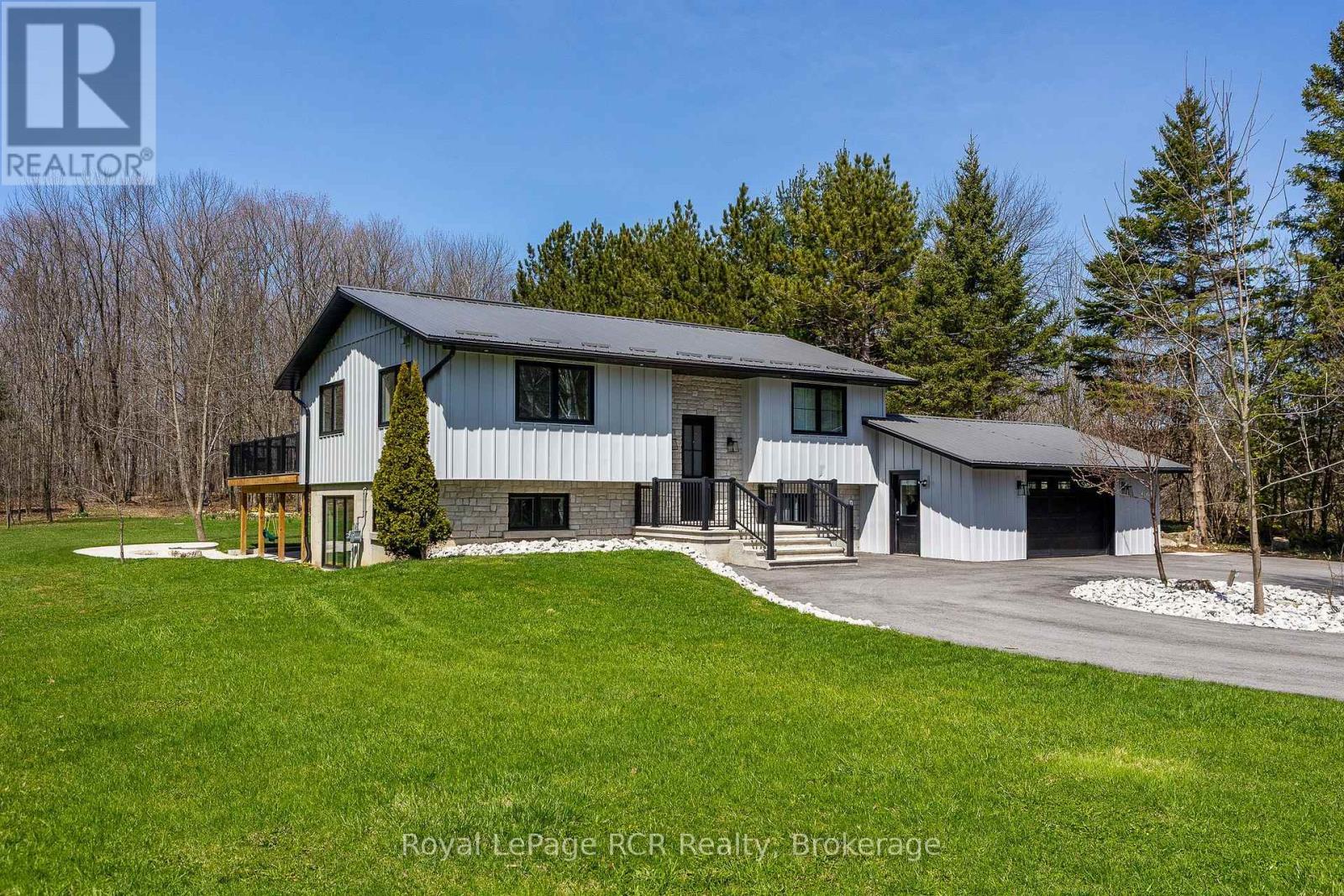 












126 WEST STREET

,
Georgian Bluffs,







Ontario
N4K5N7

