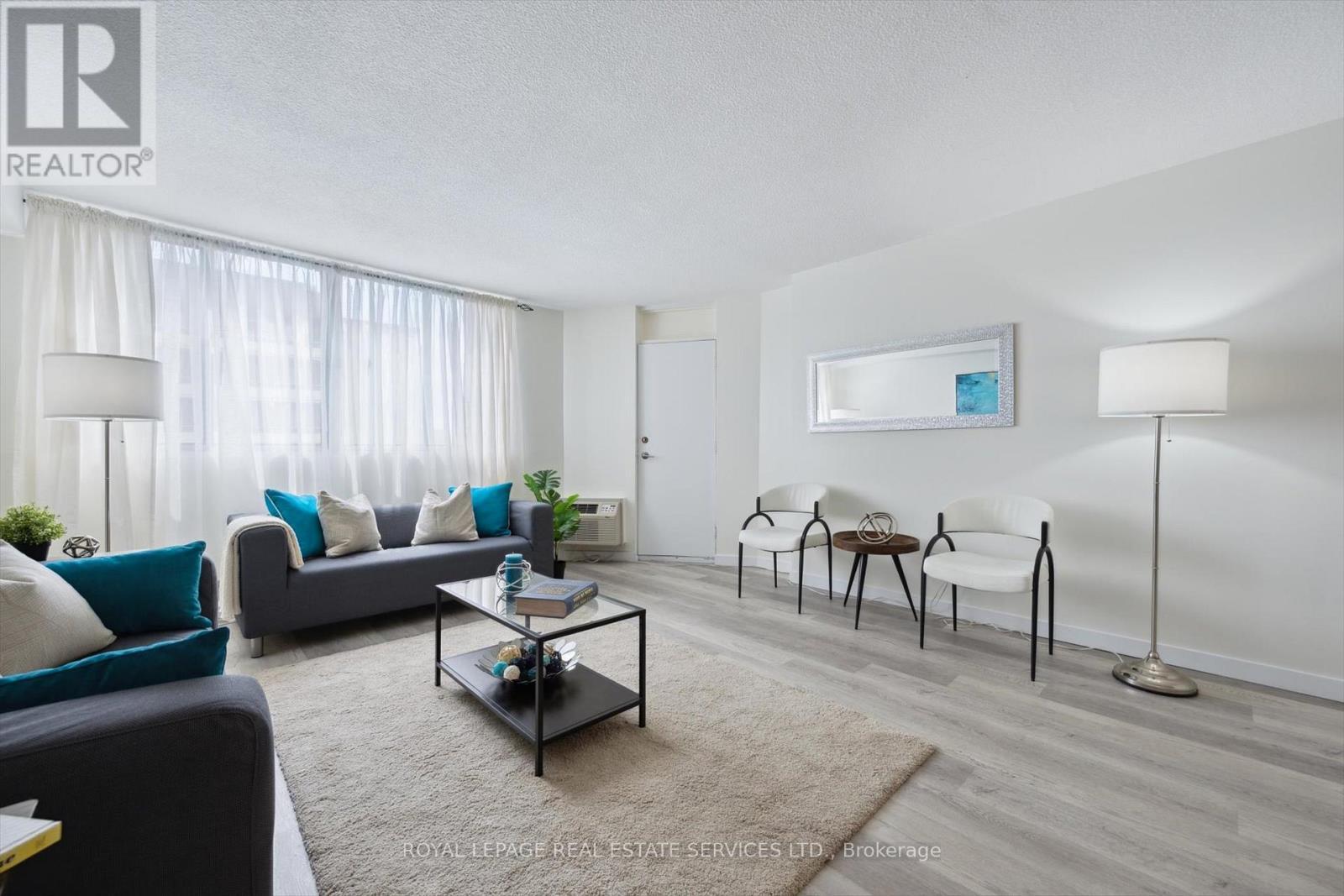 












906 - 81 MILLSIDE DRIVE

,
Milton,




Ontario
L9T3X4

