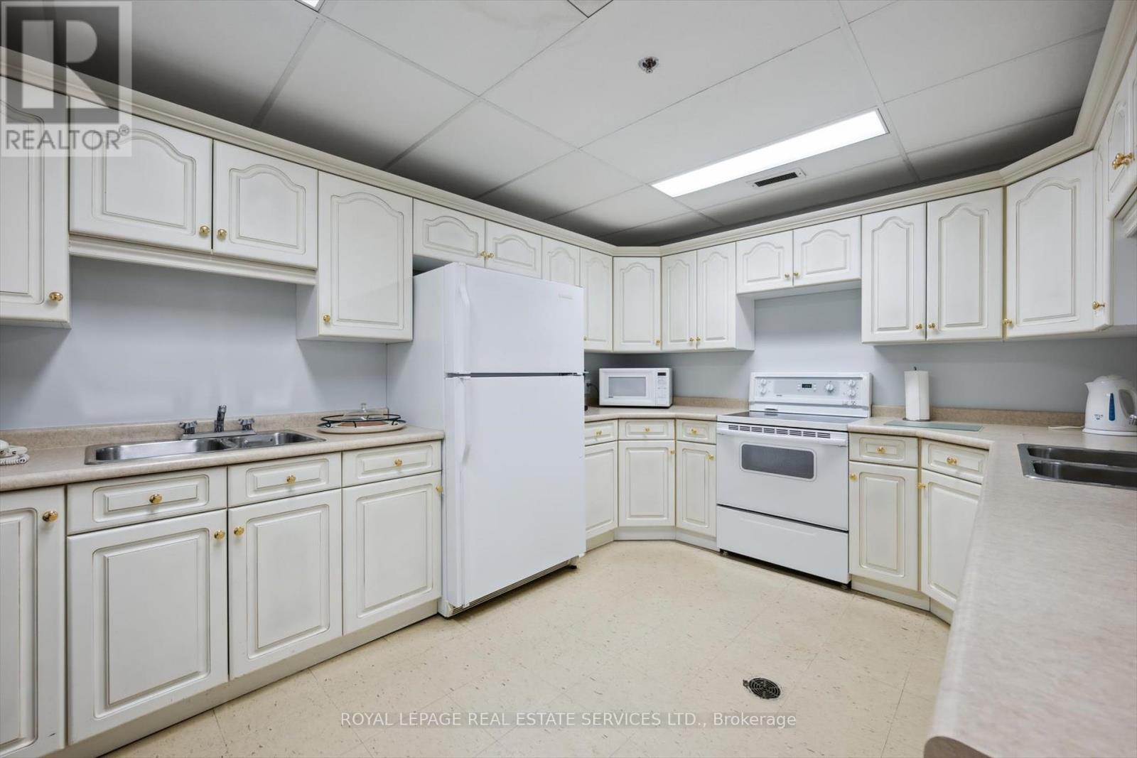 












906 - 81 MILLSIDE DRIVE

,
Milton,




Ontario
L9T3X4


