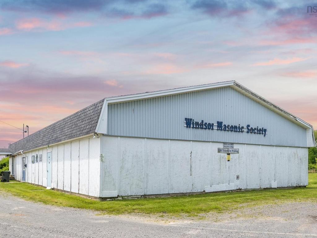 












19 Centennial Drive

,
Windsor,







NS
B0N 2T0

