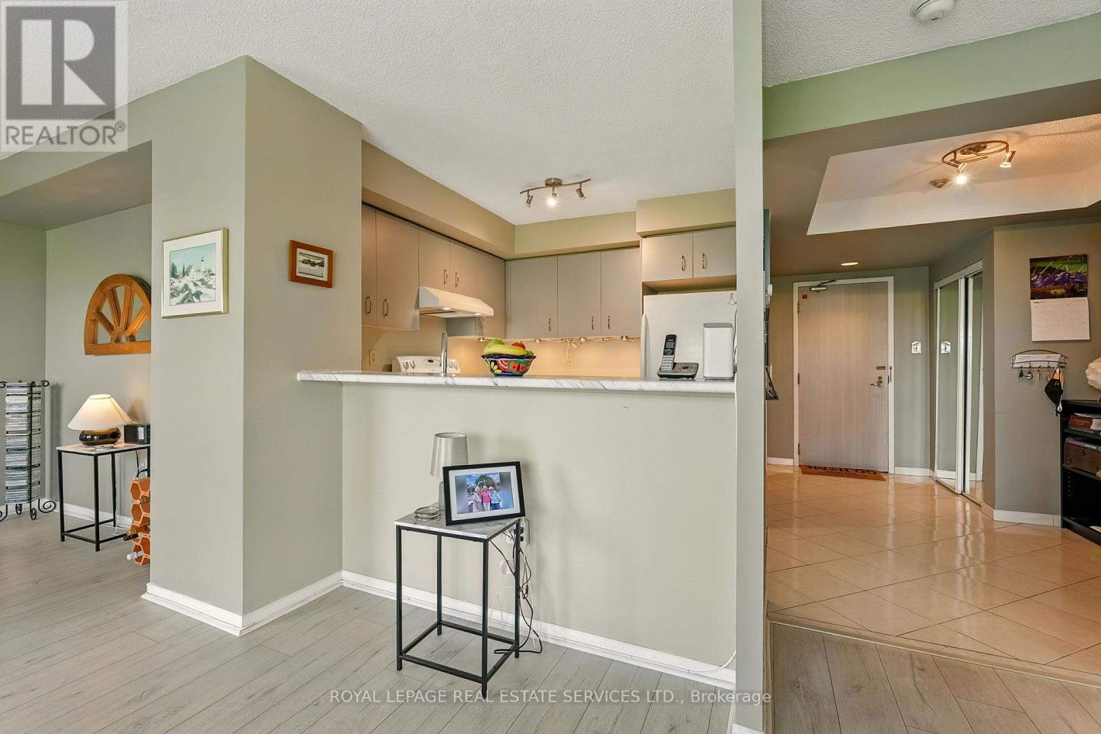 












902 - 2155 BURNHAMTHORPE ROAD W

,
Mississauga,




Ontario
L5L5P4

