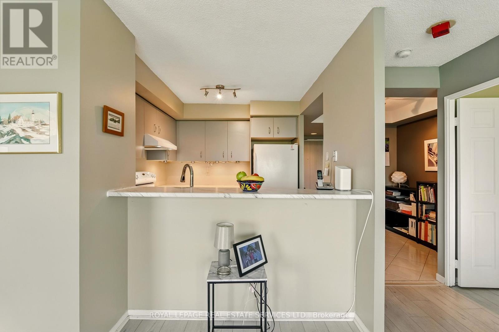 












902 - 2155 BURNHAMTHORPE ROAD W

,
Mississauga,




Ontario
L5L5P4


