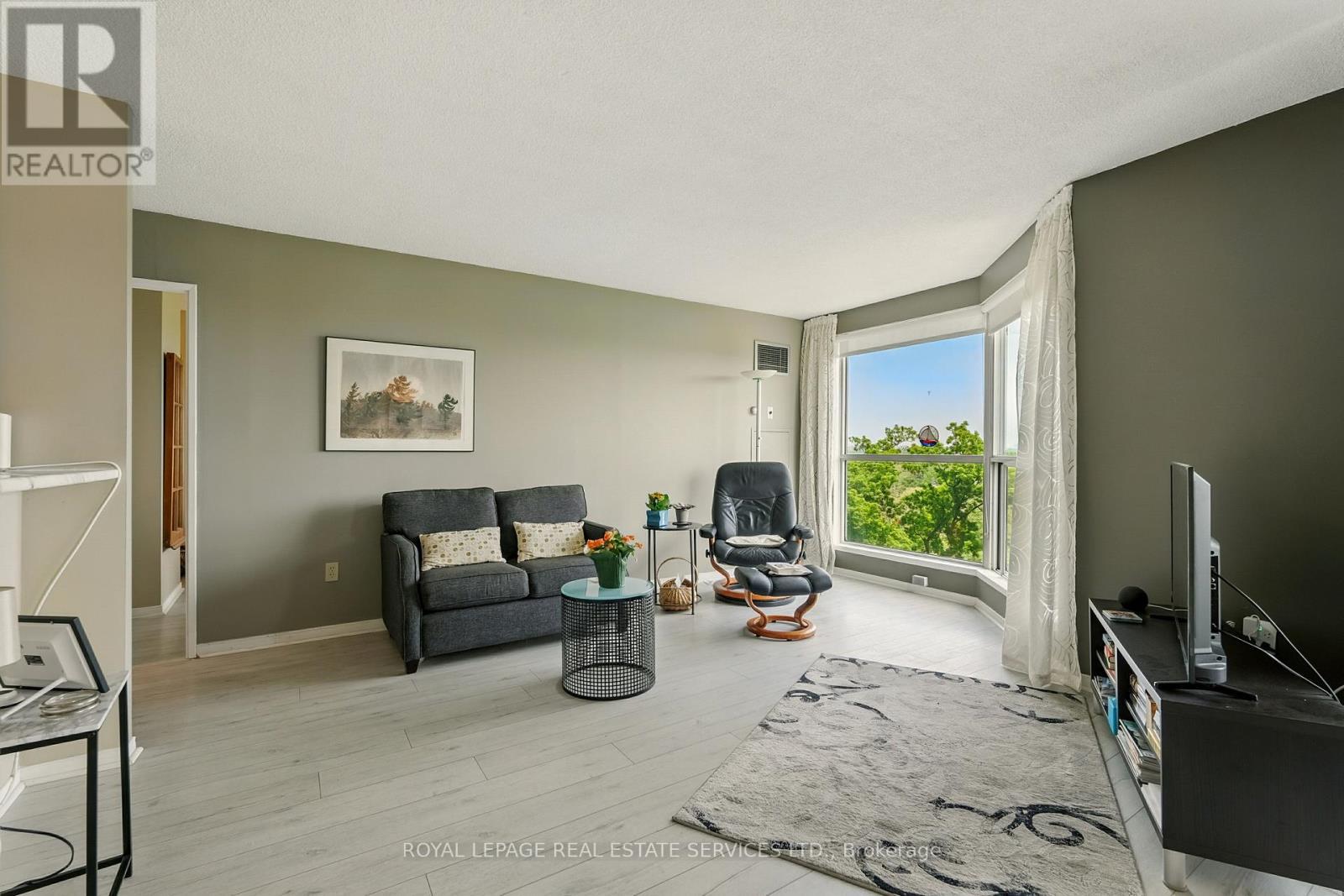 












902 - 2155 BURNHAMTHORPE ROAD W

,
Mississauga,




Ontario
L5L5P4

