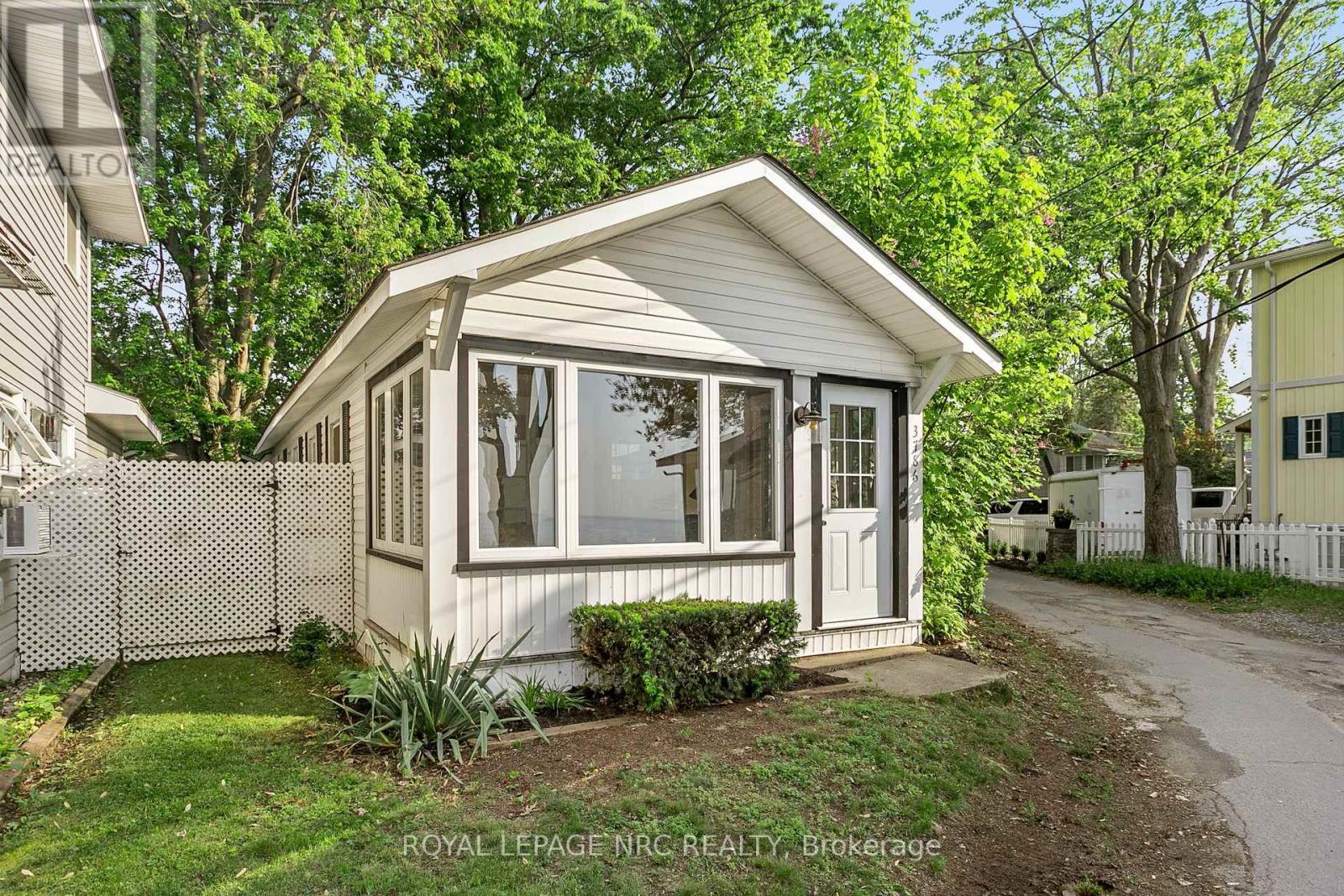 












3786 TERRACE LANE

,
Fort Erie (Crystal Beach),




Ontario
L0S1B0

