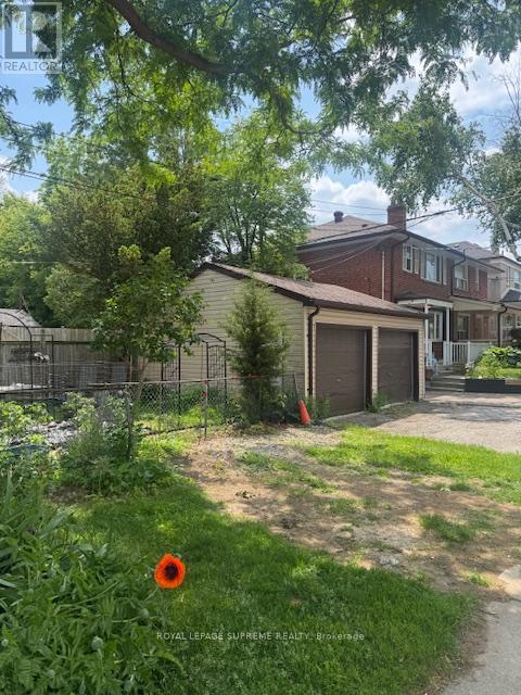 












MAIN - 46 ROCKCLIFFE BOULEVARD

,
Toronto,




Ontario
M6N4R5

