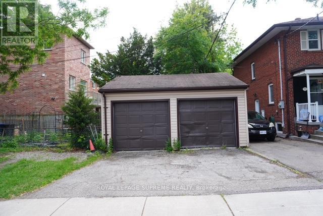 












MAIN - 46 ROCKCLIFFE BOULEVARD

,
Toronto,




Ontario
M6N4R5

