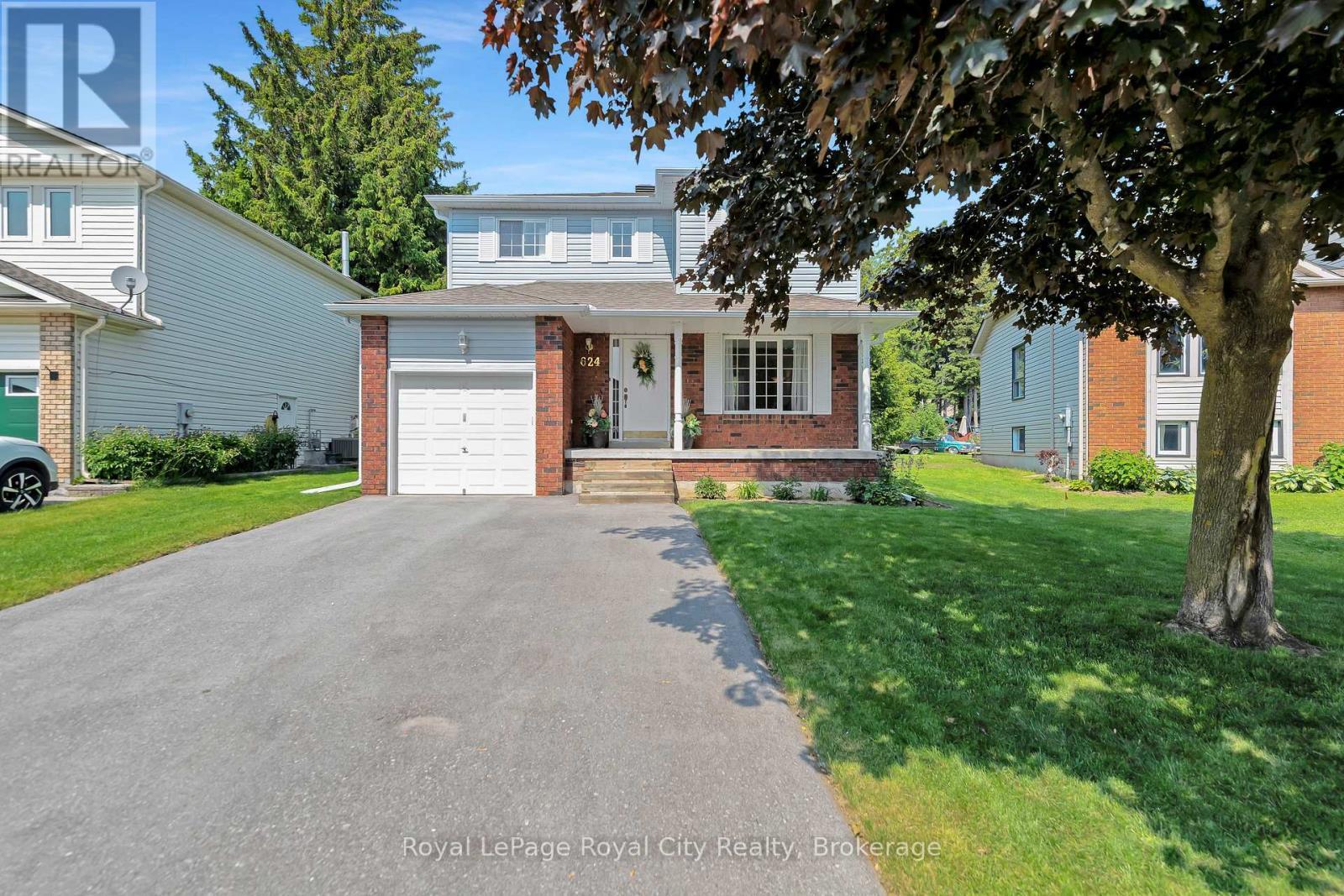 












624 HOLMAN CRESCENT

,
Centre Wellington (Fergus),




Ontario
N1M3M1

