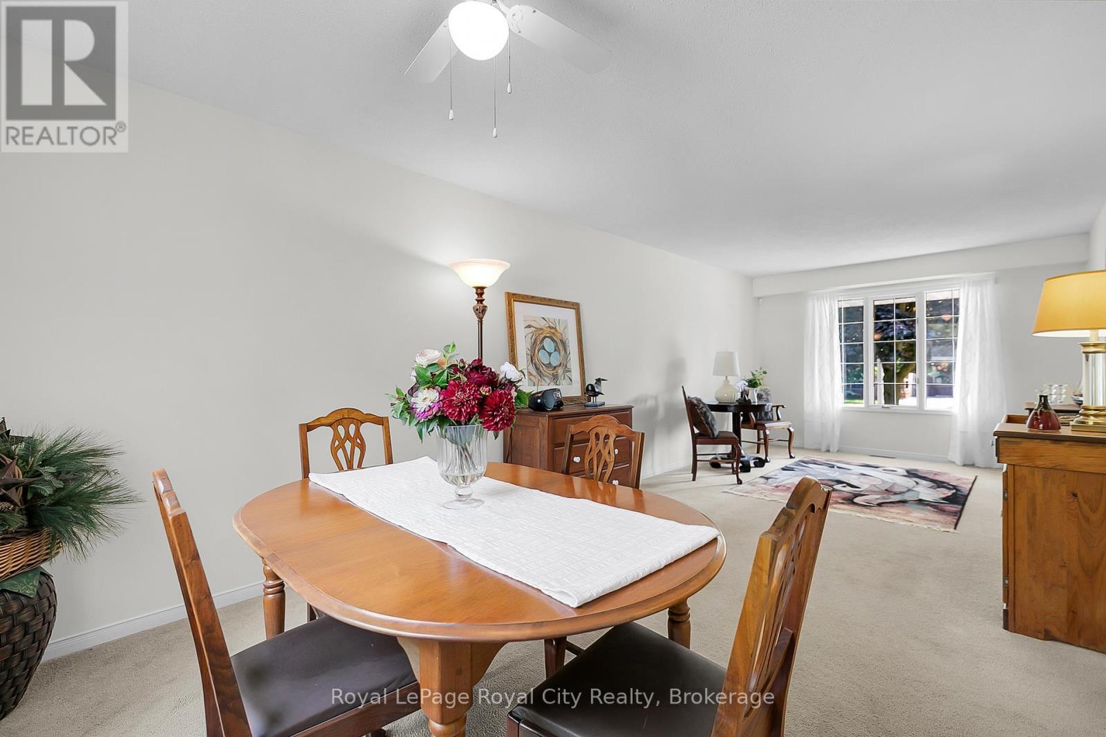 












624 HOLMAN CRESCENT

,
Centre Wellington (Fergus),




Ontario
N1M3M1

