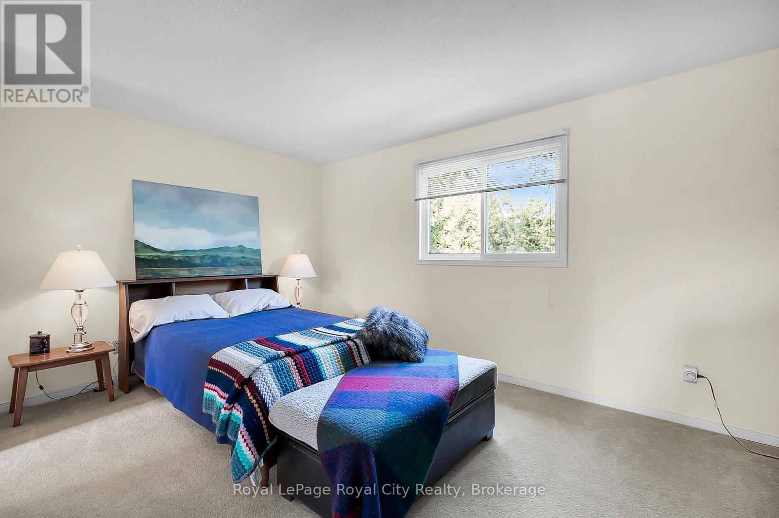 












624 HOLMAN CRESCENT

,
Centre Wellington (Fergus),




Ontario
N1M3M1


