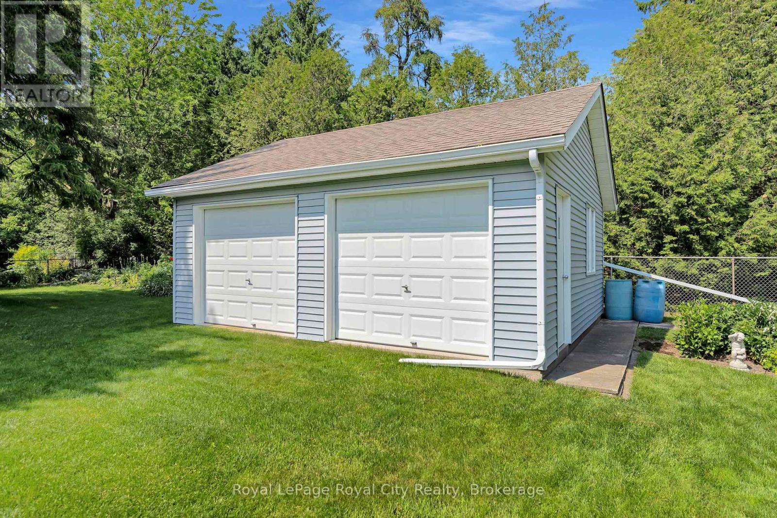 












624 HOLMAN CRESCENT

,
Centre Wellington (Fergus),




Ontario
N1M3M1

