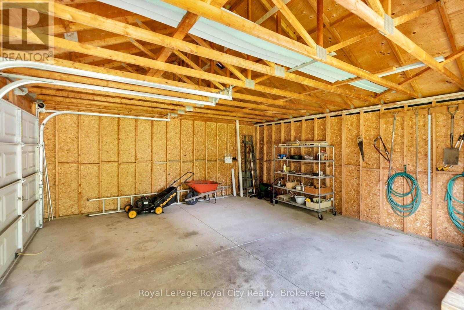 












624 HOLMAN CRESCENT

,
Centre Wellington (Fergus),




Ontario
N1M3M1

