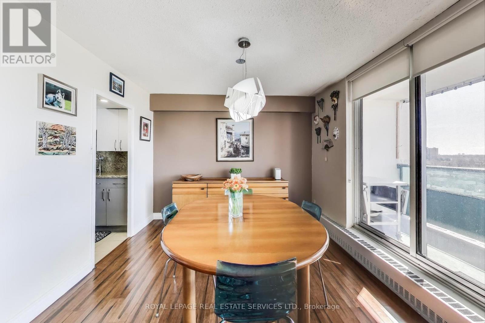 












1008 - 44 LONGBOURNE DRIVE

,
Toronto,




Ontario
M9R2M7

