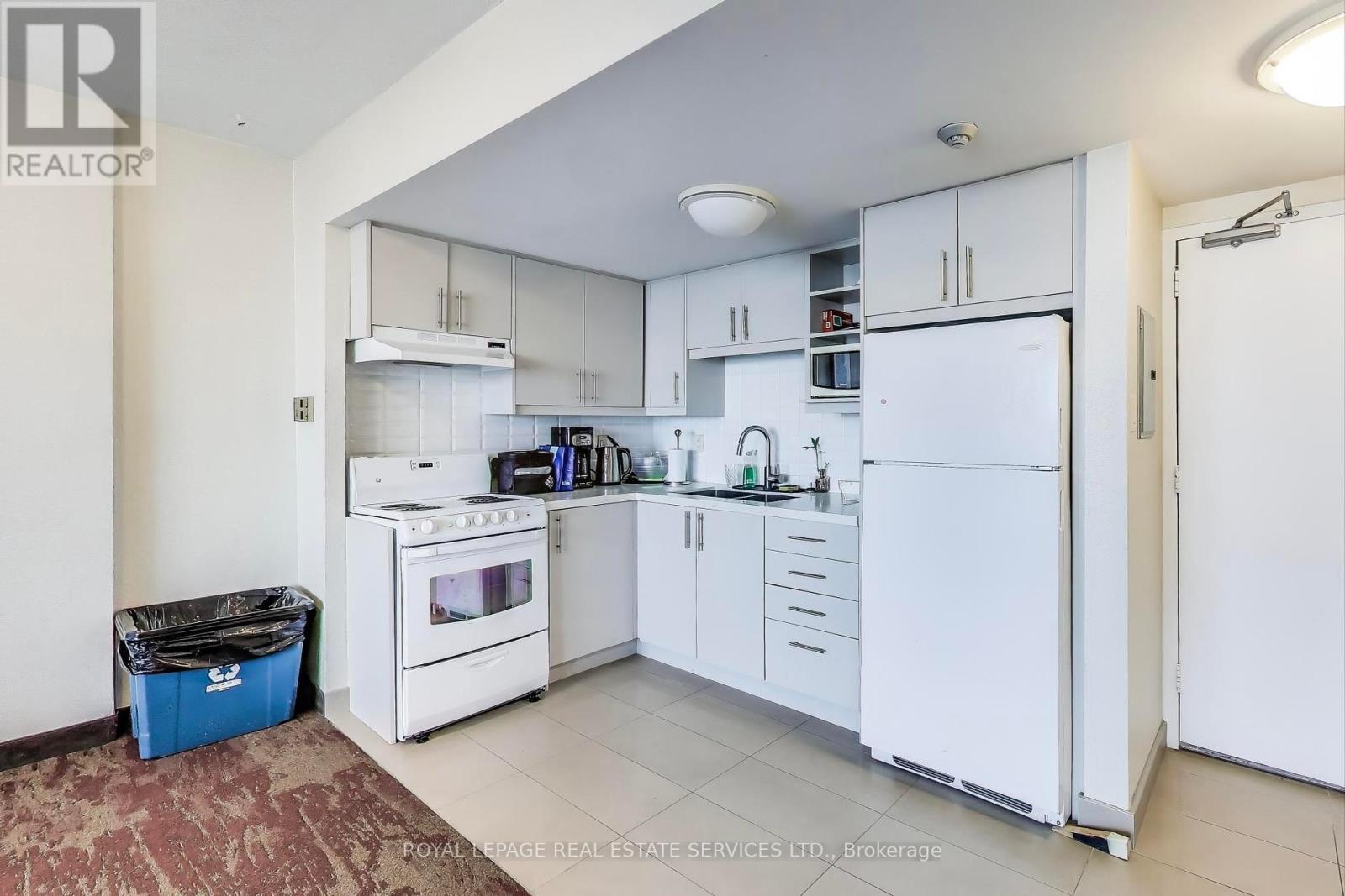 












1008 - 44 LONGBOURNE DRIVE

,
Toronto,




Ontario
M9R2M7

