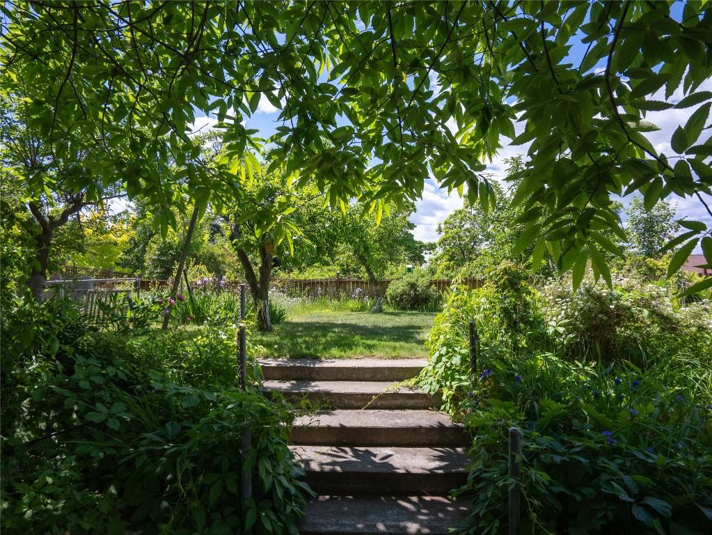 









3030


Ponderosa

Drive,
Naramata,




BC
V0H 1N1

