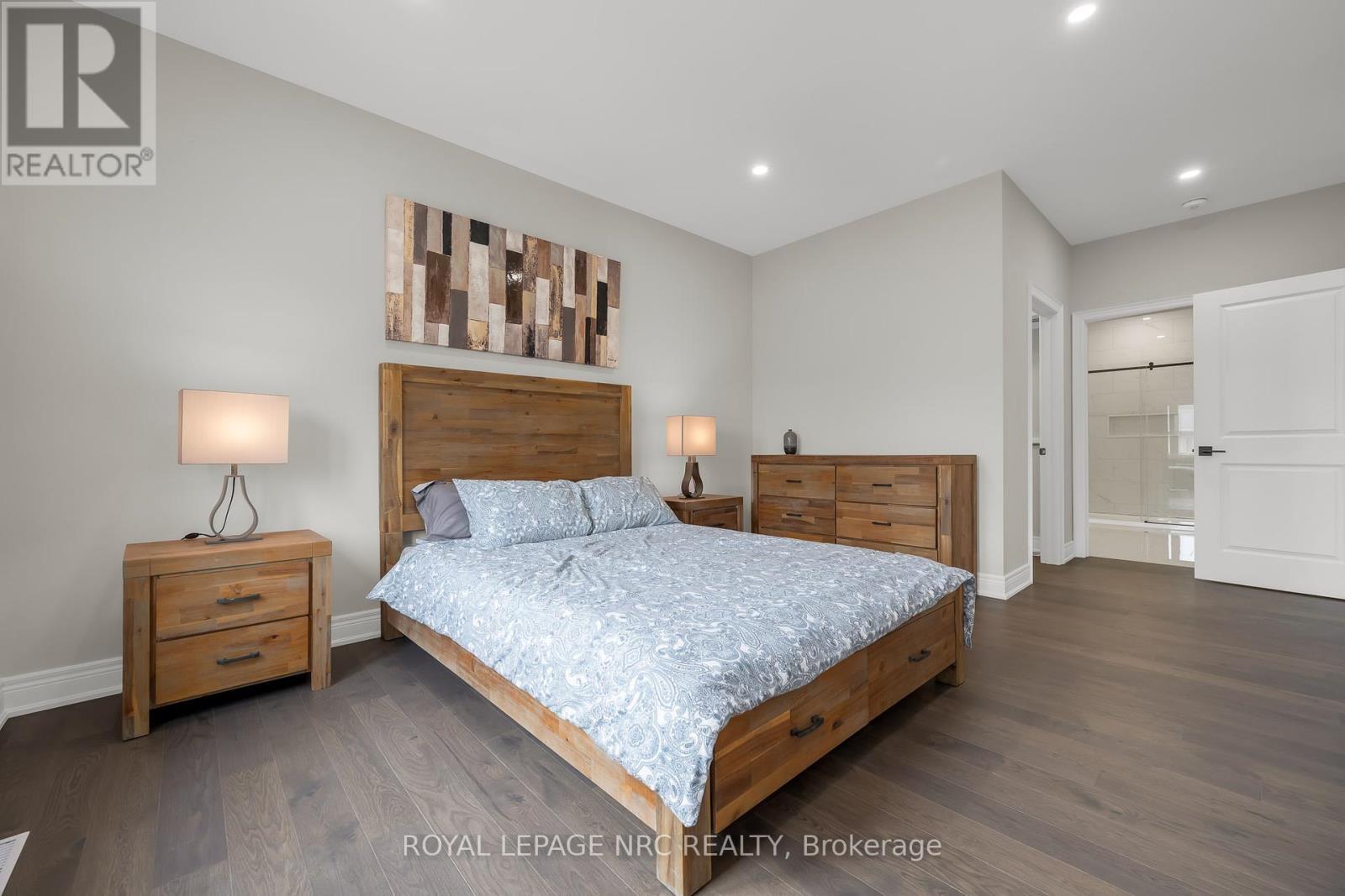 












740 CLARENCE STREET

,
Port Colborne (Sugarloaf),




Ontario
L3K0A8

