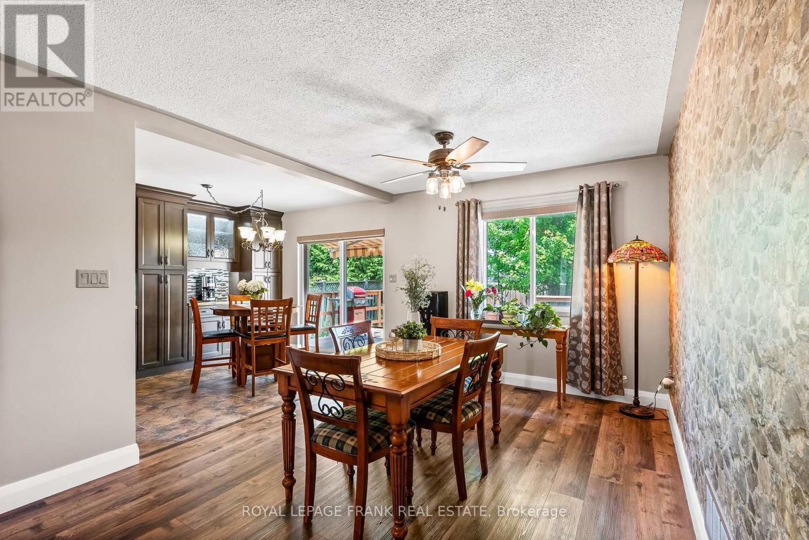 












8 BROOKSIDE STREET

,
Cavan Monaghan (Millbrook Village),




Ontario
L0A1G0

