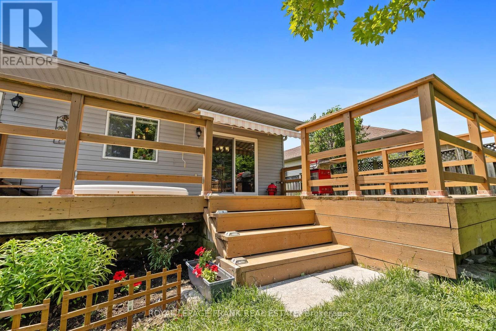 












8 BROOKSIDE STREET

,
Cavan Monaghan (Millbrook Village),




Ontario
L0A1G0

