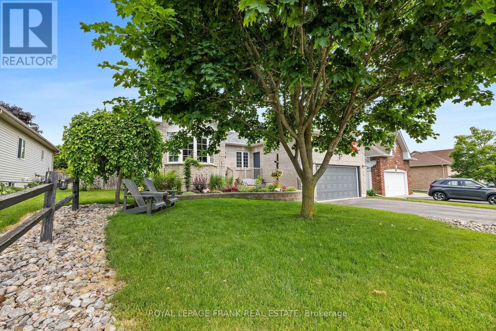 












8 BROOKSIDE STREET

,
Cavan Monaghan (Millbrook Village),




Ontario
L0A1G0

