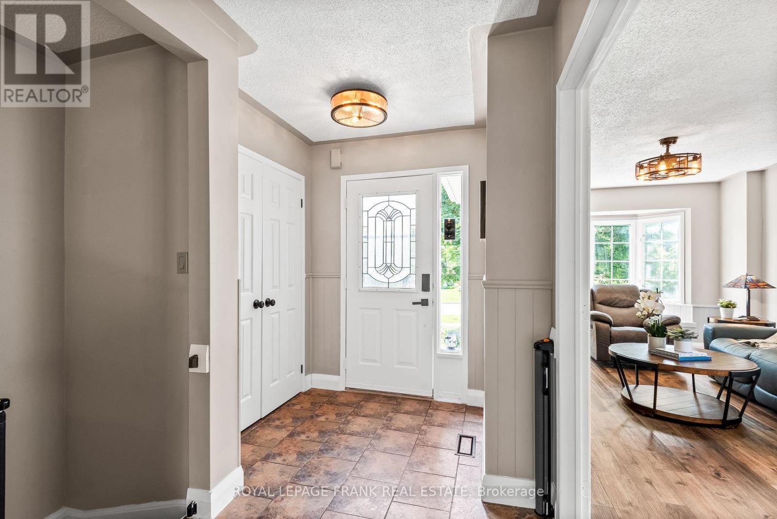 












8 BROOKSIDE STREET

,
Cavan Monaghan (Millbrook Village),




Ontario
L0A1G0

