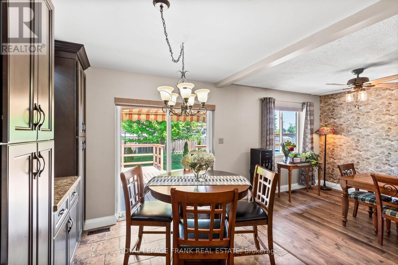












8 BROOKSIDE STREET

,
Cavan Monaghan (Millbrook Village),




Ontario
L0A1G0

