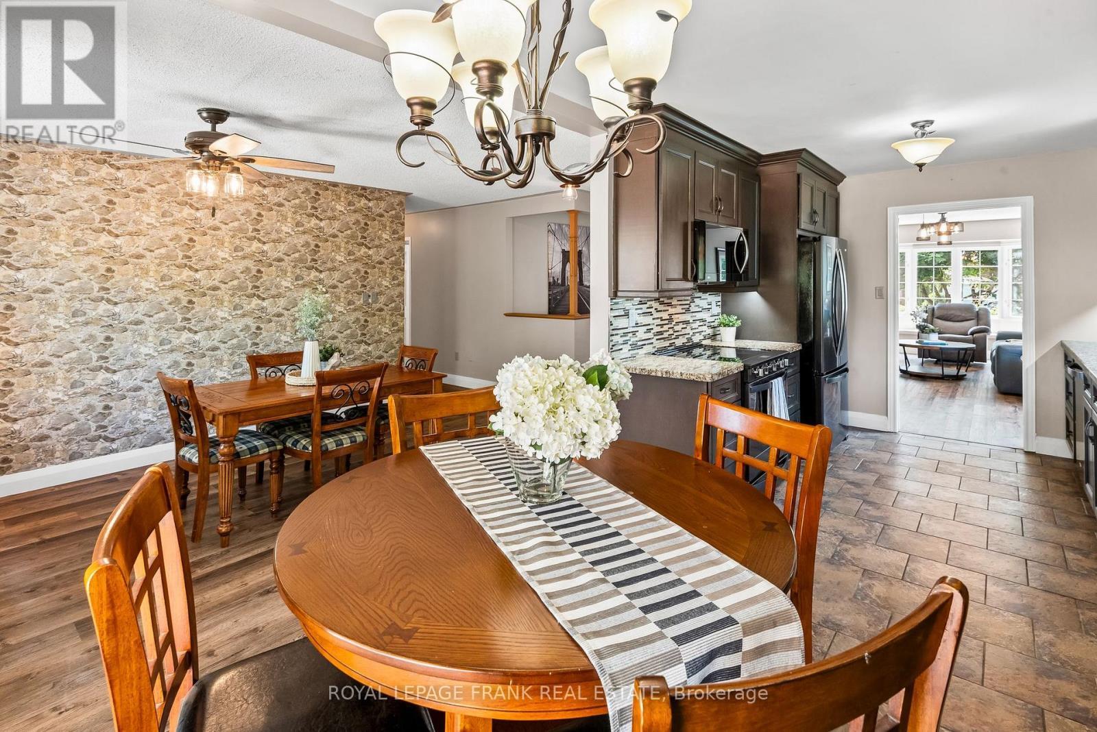 












8 BROOKSIDE STREET

,
Cavan Monaghan (Millbrook Village),




Ontario
L0A1G0

