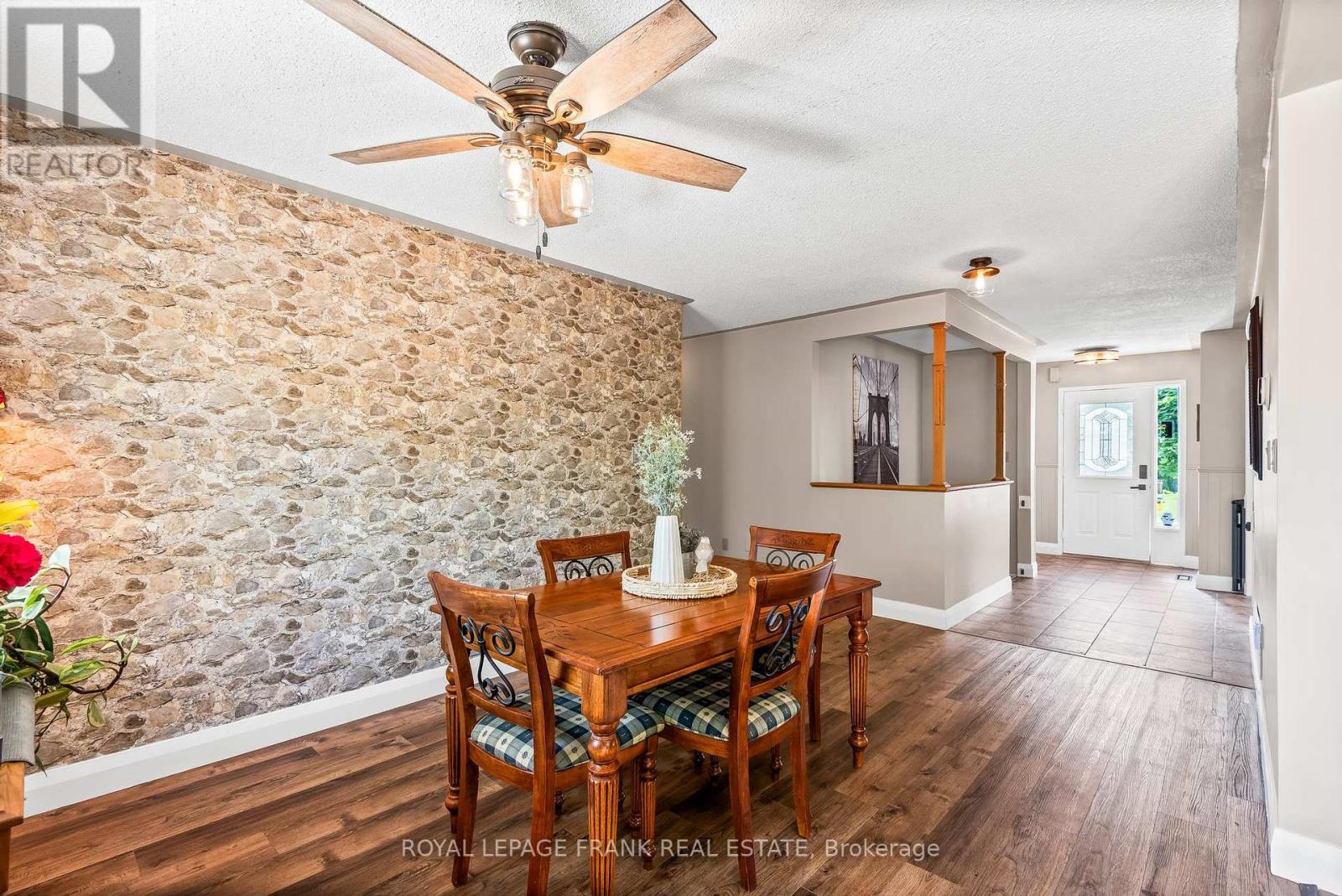 












8 BROOKSIDE STREET

,
Cavan Monaghan (Millbrook Village),




Ontario
L0A1G0

