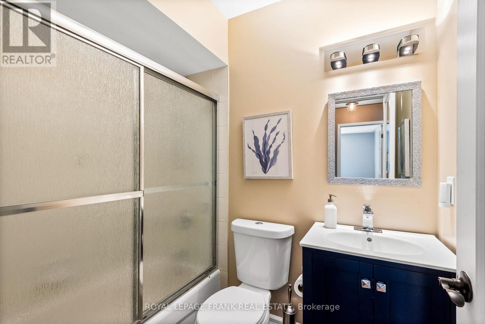 












8 BROOKSIDE STREET

,
Cavan Monaghan (Millbrook Village),




Ontario
L0A1G0

