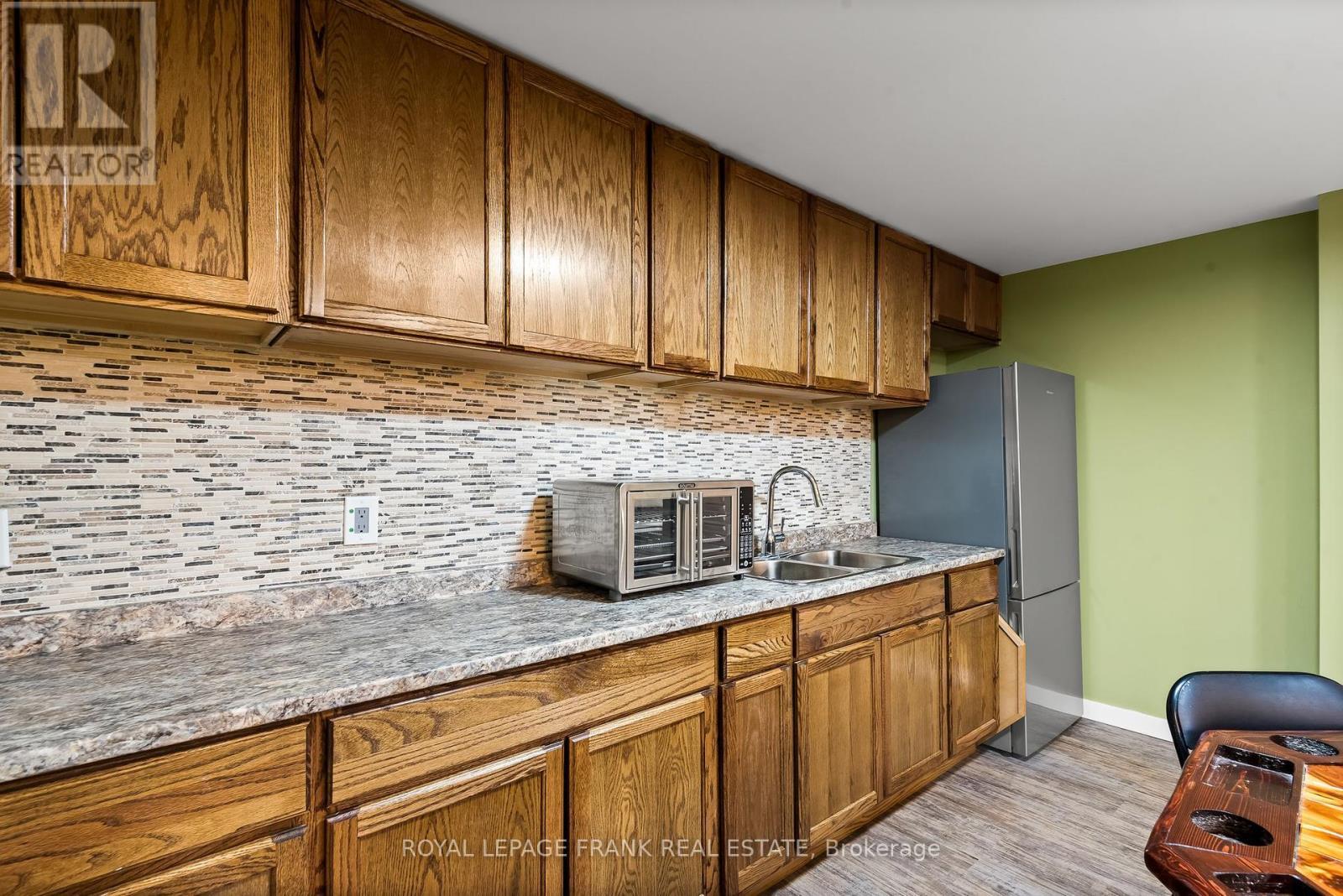 












8 BROOKSIDE STREET

,
Cavan Monaghan (Millbrook Village),




Ontario
L0A1G0

