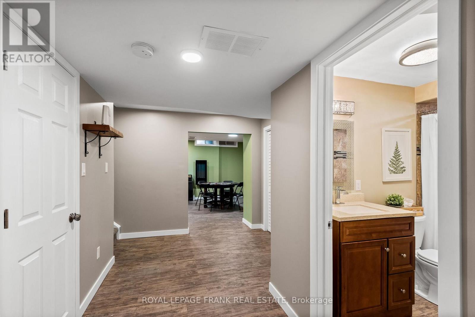 












8 BROOKSIDE STREET

,
Cavan Monaghan (Millbrook Village),




Ontario
L0A1G0

