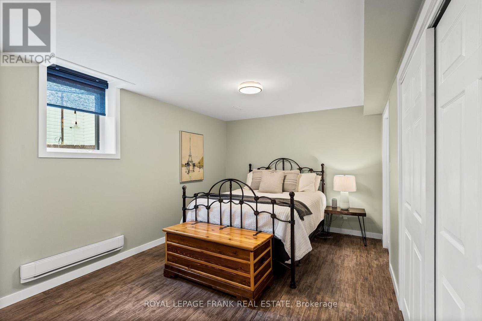 












8 BROOKSIDE STREET

,
Cavan Monaghan (Millbrook Village),




Ontario
L0A1G0

