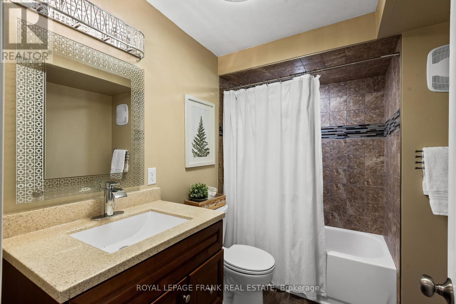 












8 BROOKSIDE STREET

,
Cavan Monaghan (Millbrook Village),




Ontario
L0A1G0

