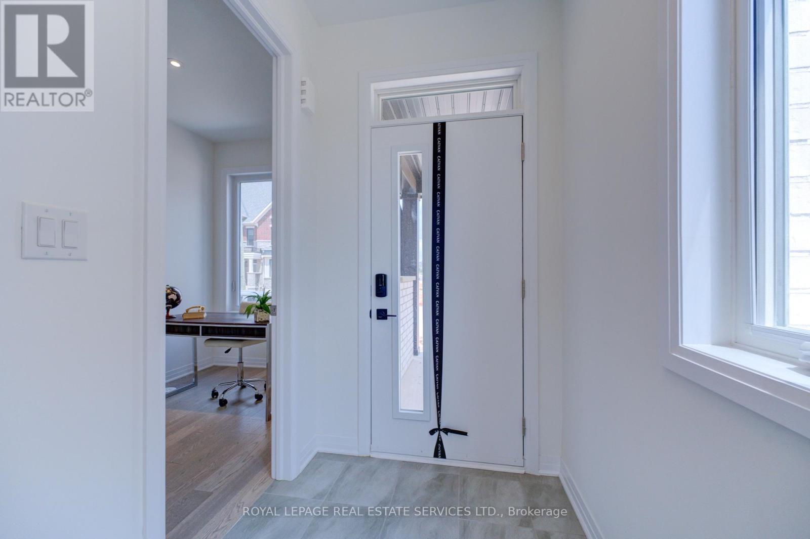 












3222 CRYSTAL DRIVE

,
Oakville,




Ontario
L6M0W8

