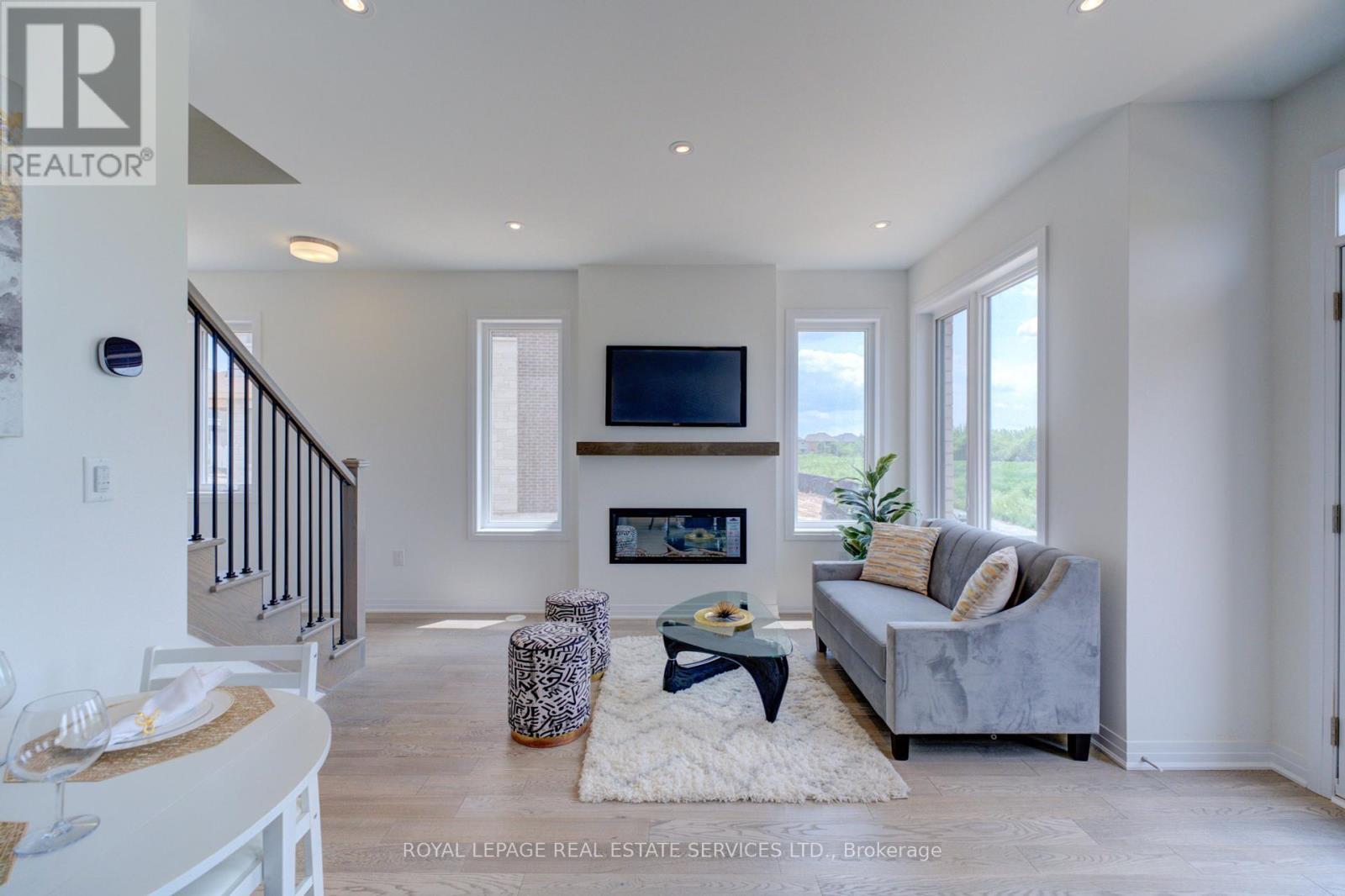 












3222 CRYSTAL DRIVE

,
Oakville,




Ontario
L6M0W8

