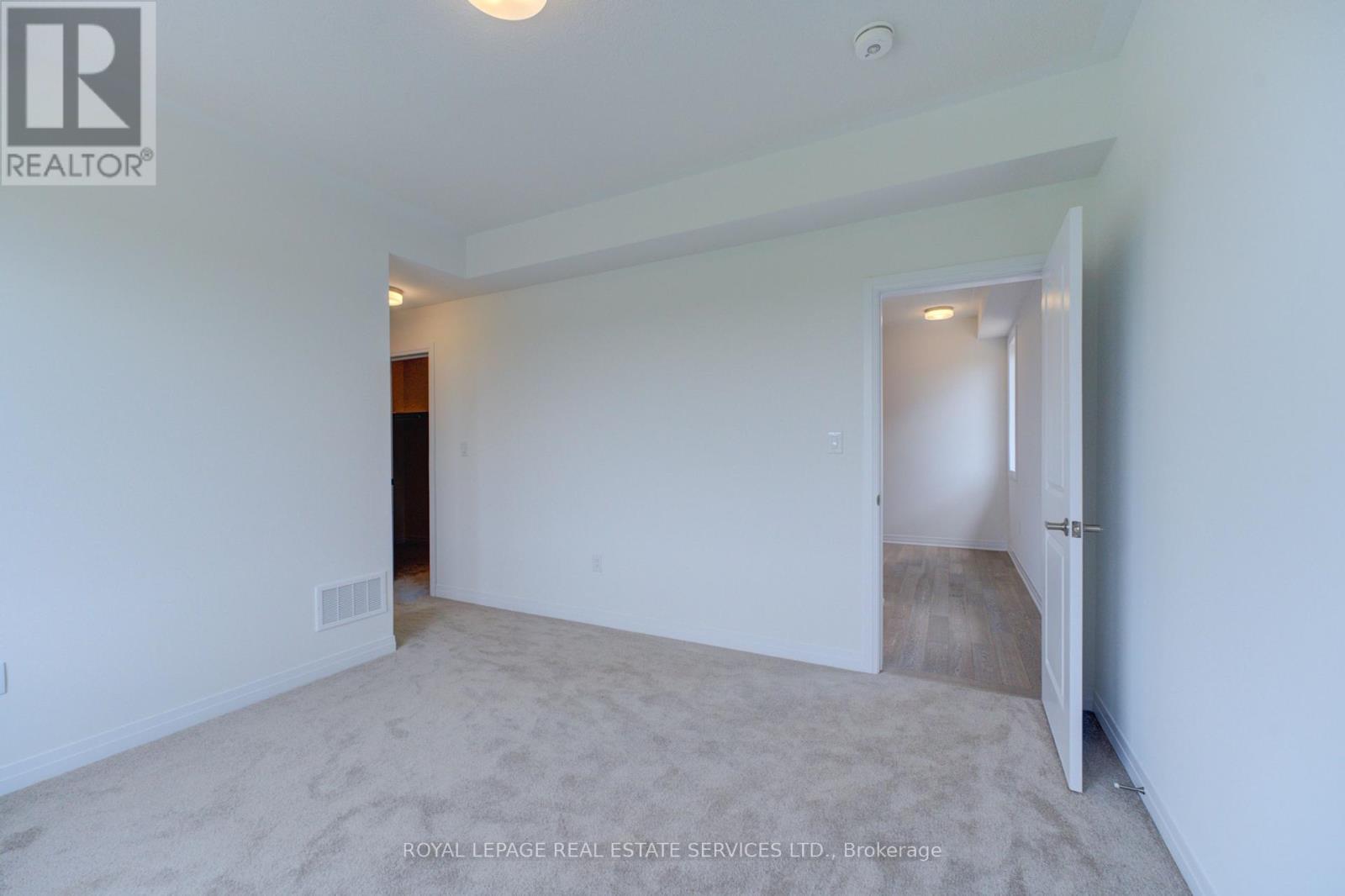 












3222 CRYSTAL DRIVE

,
Oakville,




Ontario
L6M0W8

