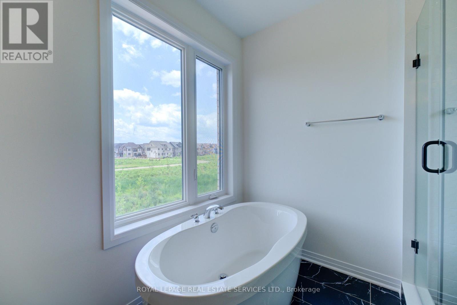 












3222 CRYSTAL DRIVE

,
Oakville,




Ontario
L6M0W8

