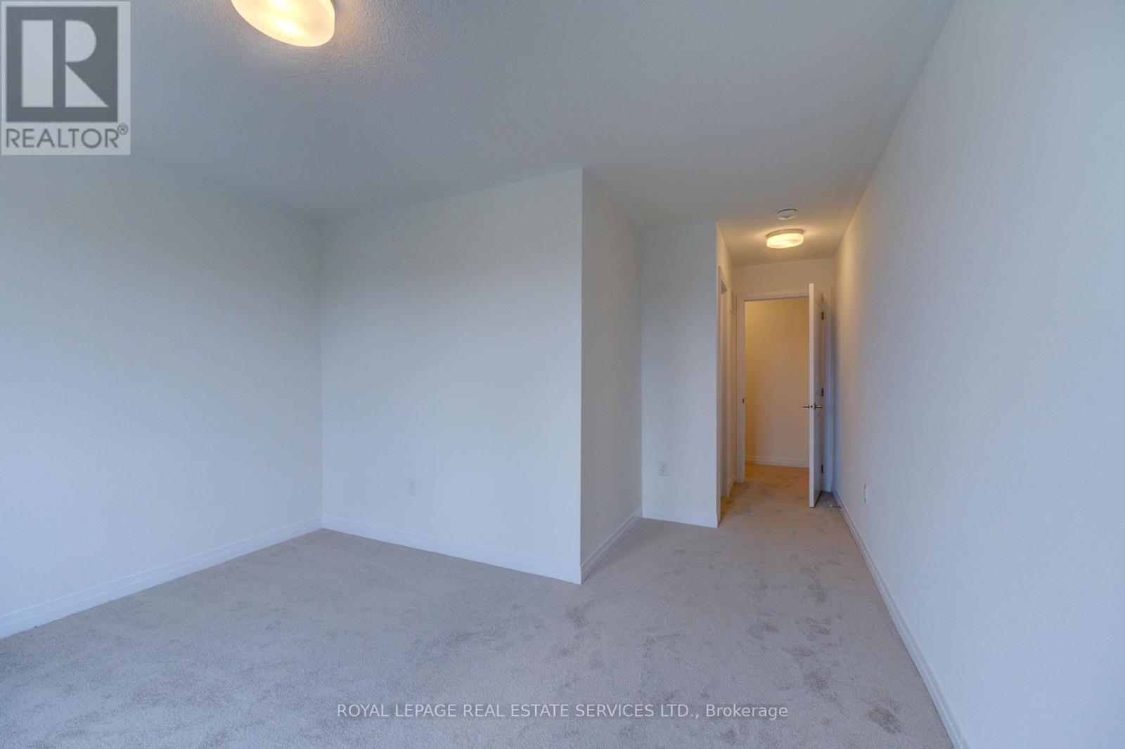 












3222 CRYSTAL DRIVE

,
Oakville,




Ontario
L6M0W8

