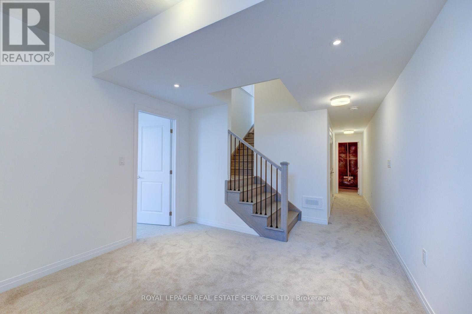 












3222 CRYSTAL DRIVE

,
Oakville,




Ontario
L6M0W8

