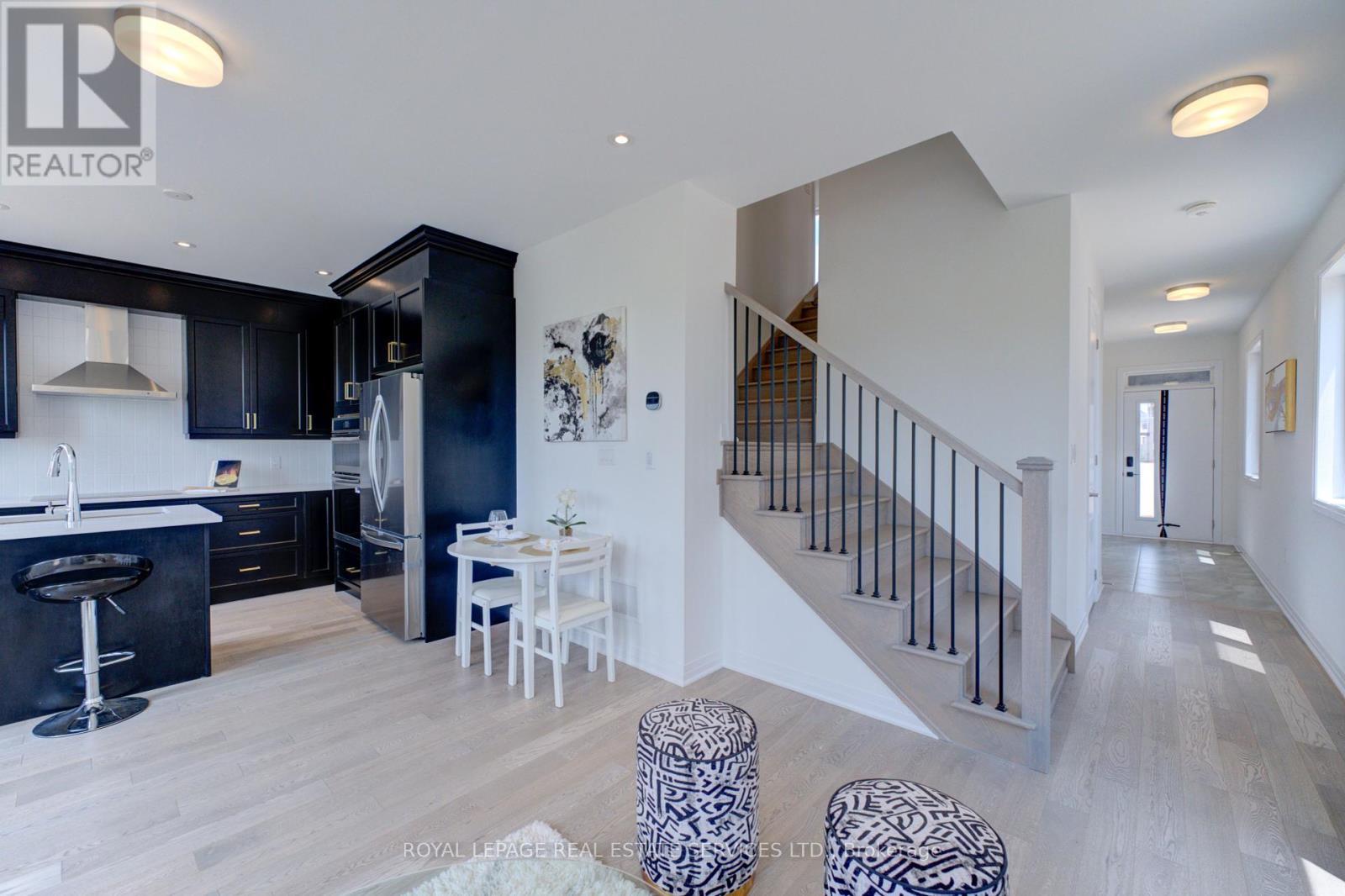 












3222 CRYSTAL DRIVE

,
Oakville,




Ontario
L6M0W8

