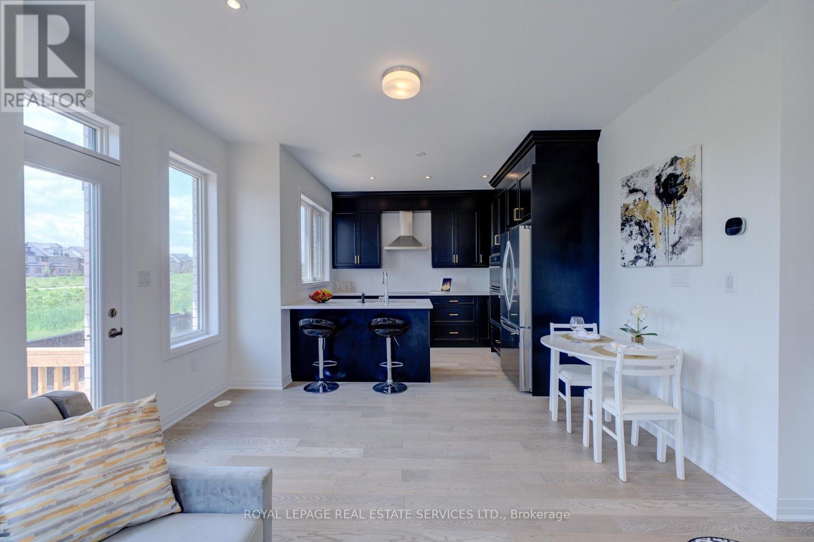 












3222 CRYSTAL DRIVE

,
Oakville,




Ontario
L6M0W8

