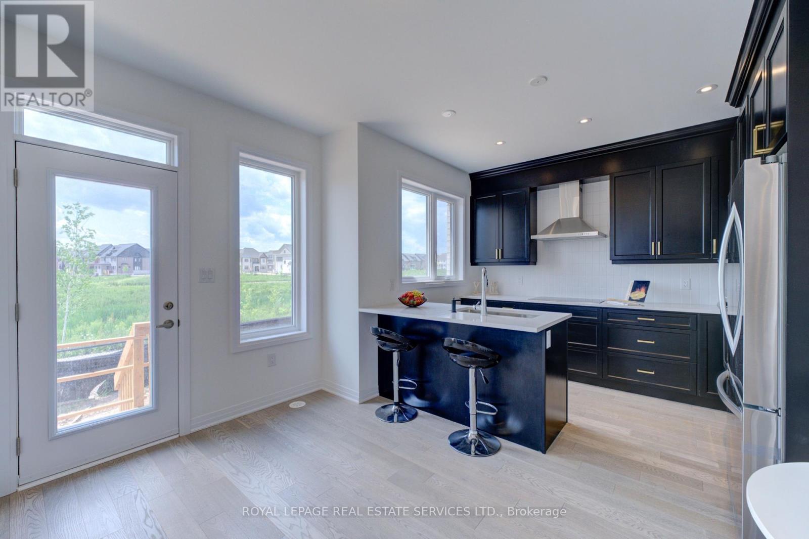 












3222 CRYSTAL DRIVE

,
Oakville,




Ontario
L6M0W8

