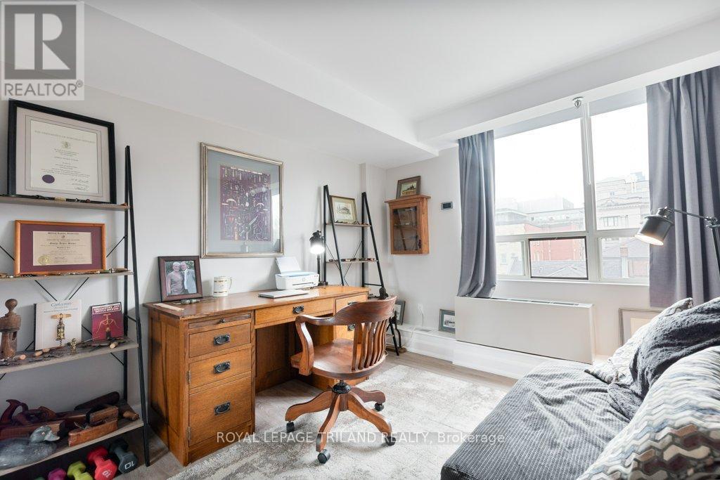 












403 - 7 PICTON STREET

,
London East (East F),




Ontario
N6B3N7

