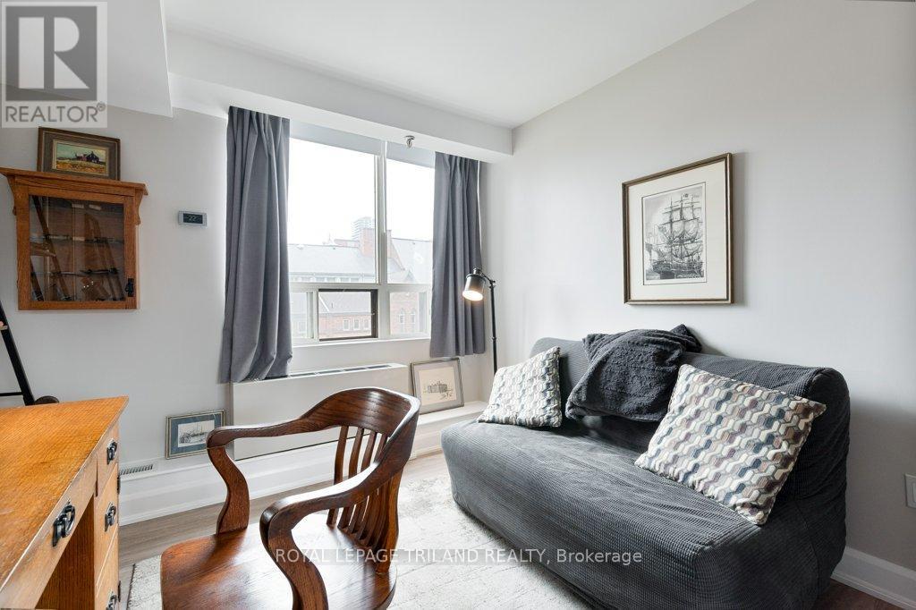 












403 - 7 PICTON STREET

,
London East (East F),




Ontario
N6B3N7


