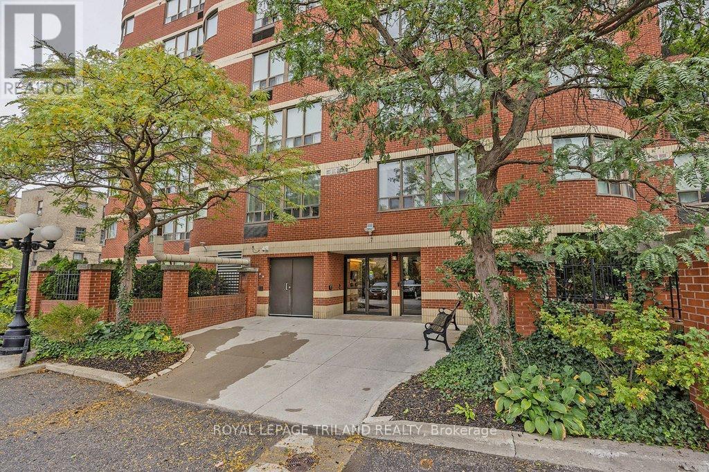 












403 - 7 PICTON STREET

,
London East (East F),




Ontario
N6B3N7

