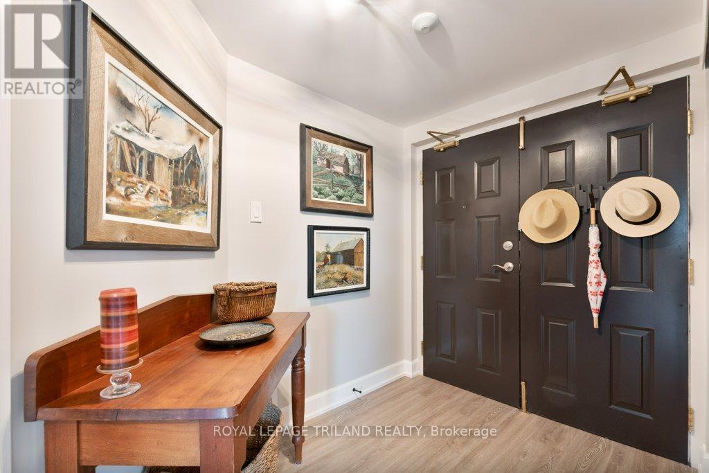 












403 - 7 PICTON STREET

,
London East (East F),




Ontario
N6B3N7

