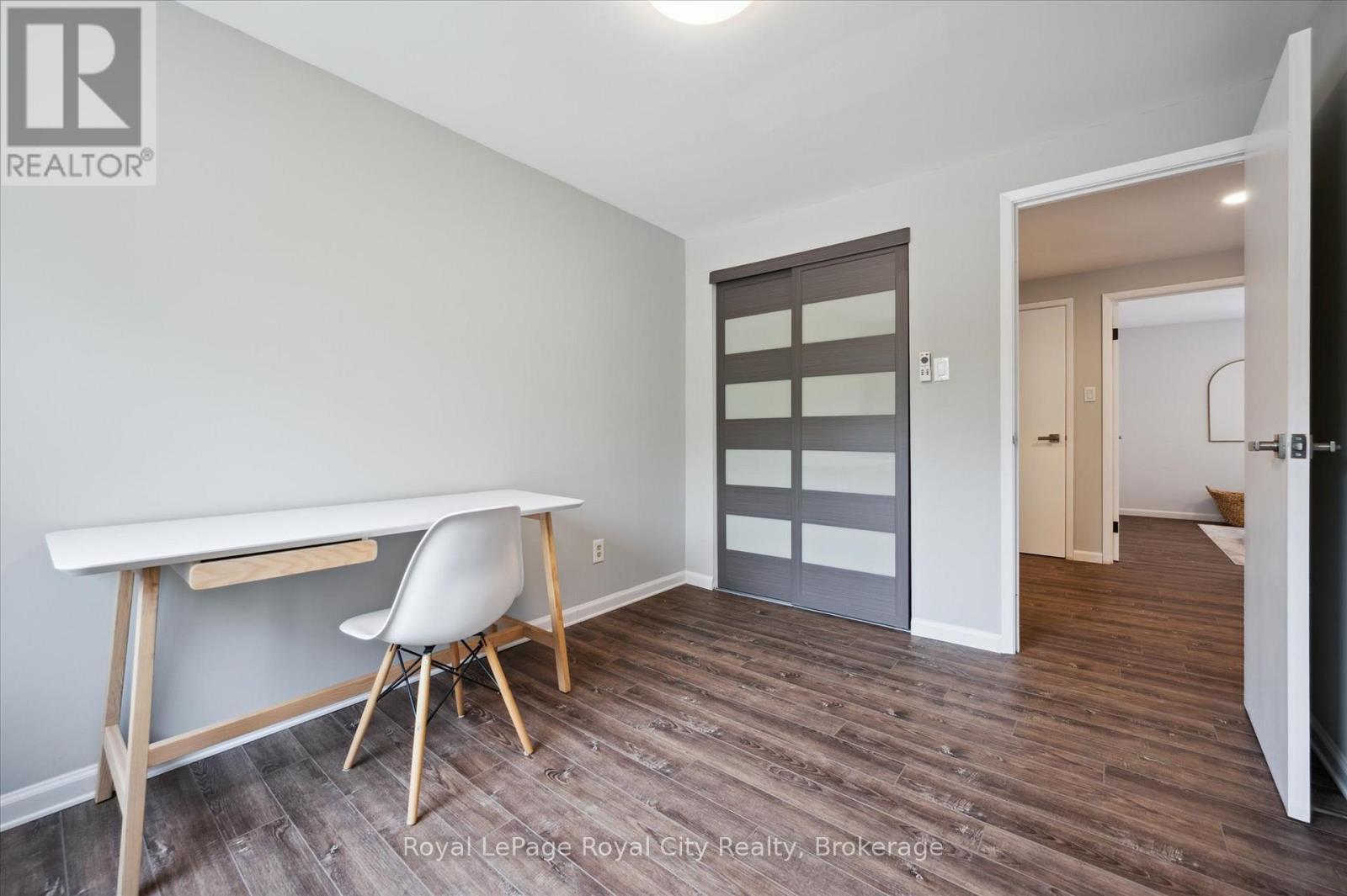












16 - 120 COUNTRY CLUB DRIVE W

,
Guelph (Victoria North),




Ontario
N1E3K7

