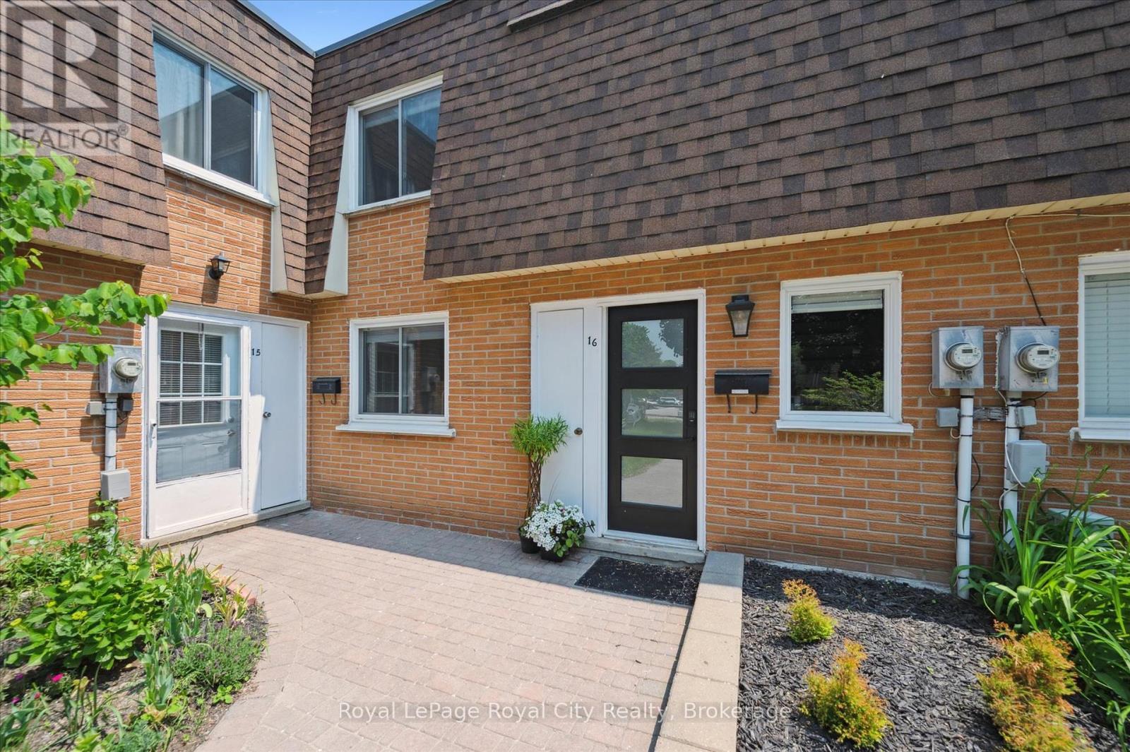 












16 - 120 COUNTRY CLUB DRIVE W

,
Guelph (Victoria North),




Ontario
N1E3K7

