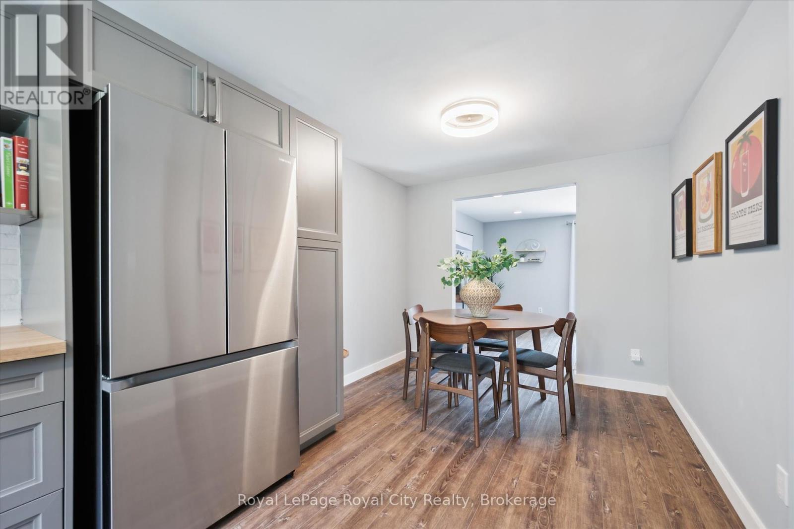 












16 - 120 COUNTRY CLUB DRIVE W

,
Guelph (Victoria North),




Ontario
N1E3K7

