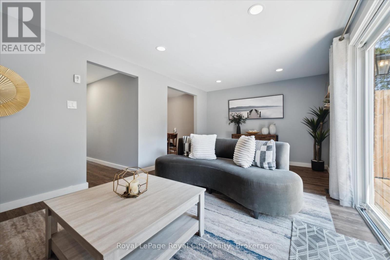 












16 - 120 COUNTRY CLUB DRIVE W

,
Guelph (Victoria North),




Ontario
N1E3K7

